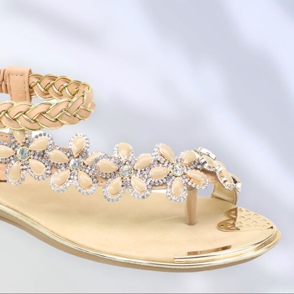 New! Italina Atalina White Daisy Floral Rhinestone Gold Woven Flat‎ Sandal - Picture 8 of 10